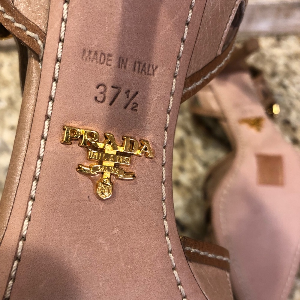 RARE‼️ Prada Laser Cut Ankle Strap Pumps in Tan Leather 37.5 - Picture 11 of 12
